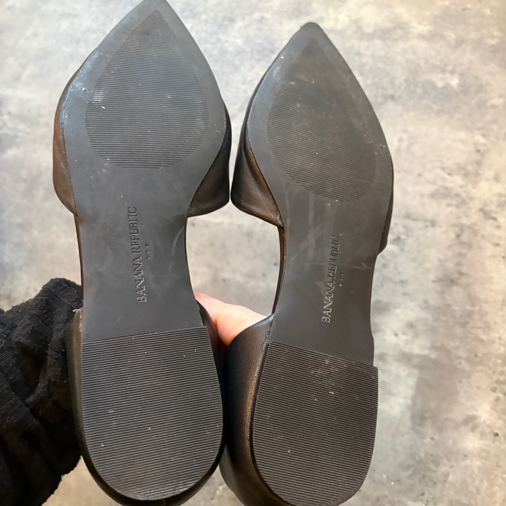 Banana Republic Modern d'Orsay Flat - Picture 9 of 10